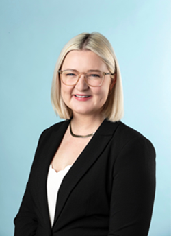 Lori Singleton Headshot