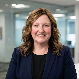 Karen Ratliff Headshot